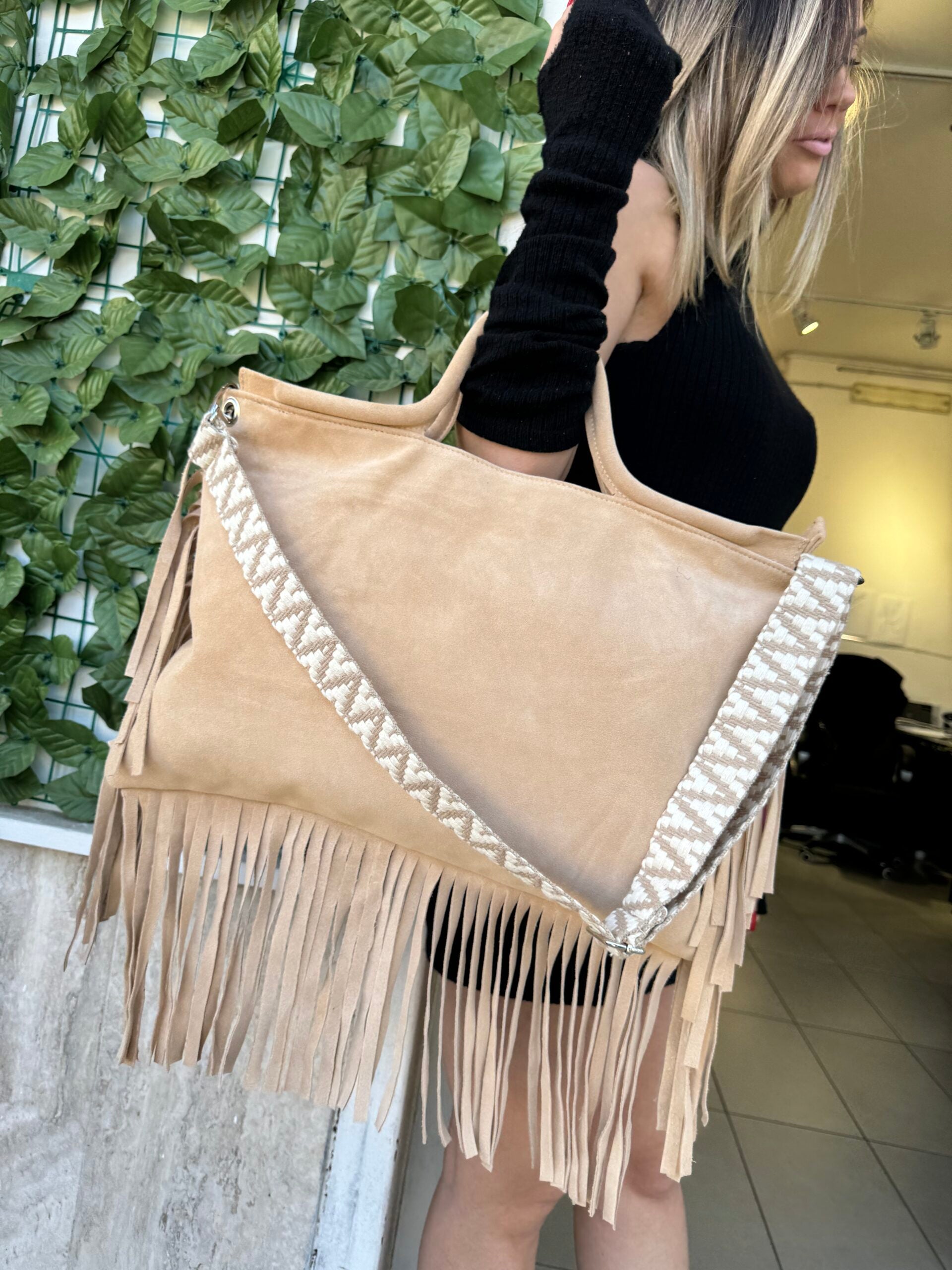 Jumbo bag in cream suede