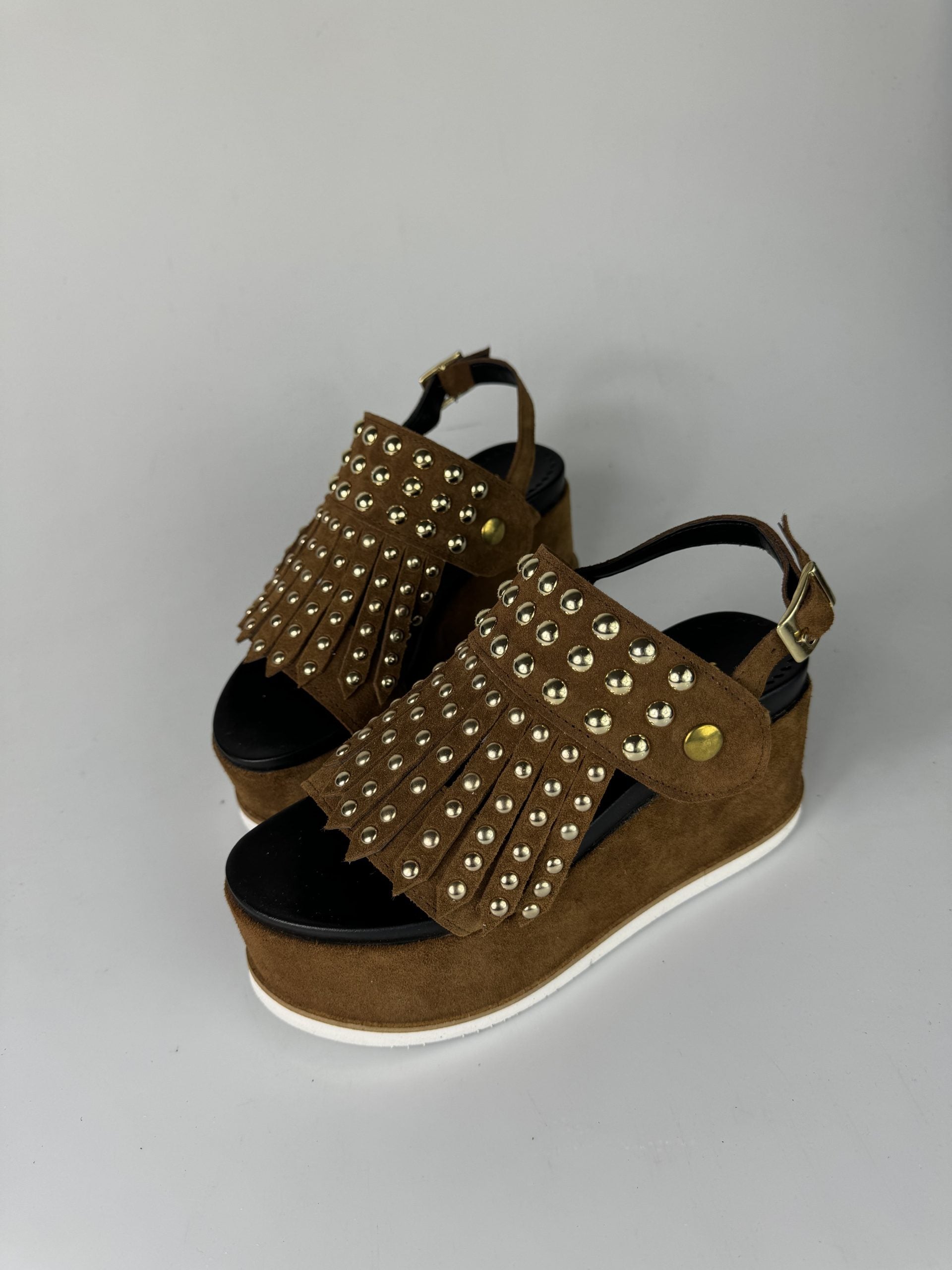 Holly51 cam cuoio borchie oro