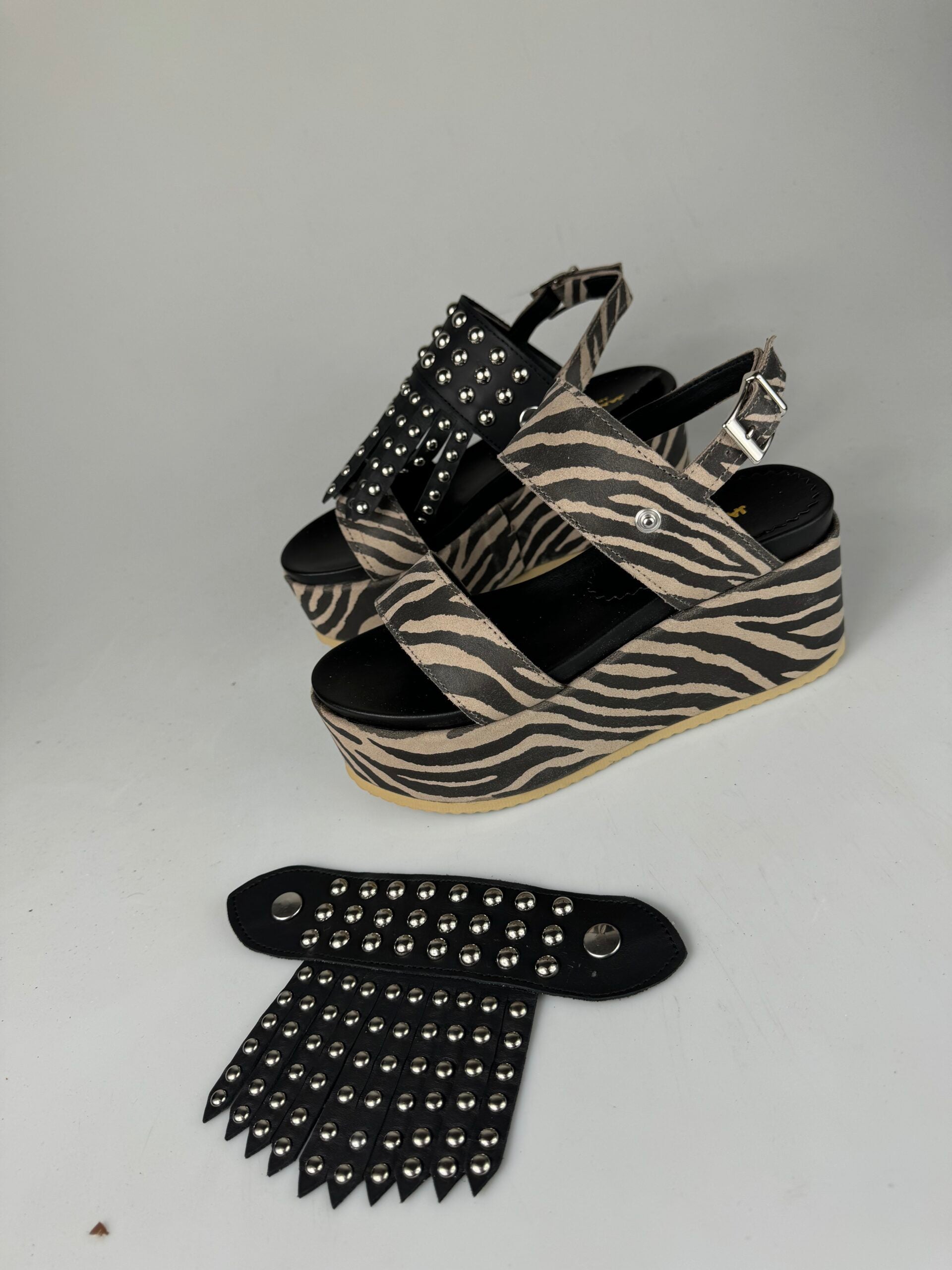 Holly51 tigrato rip pelle nero