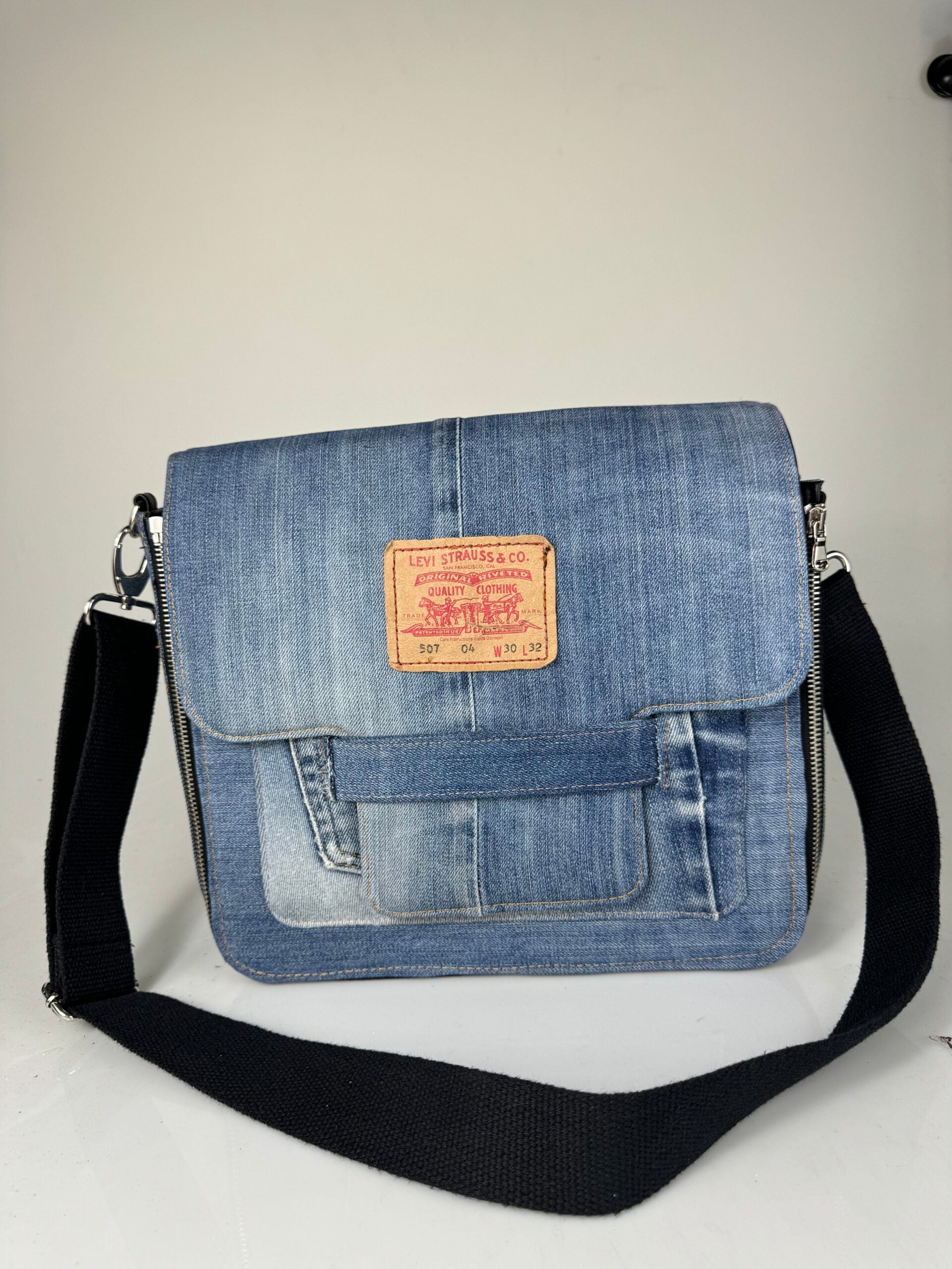 Vaqueros Melody Levi's Rip de cuero negro