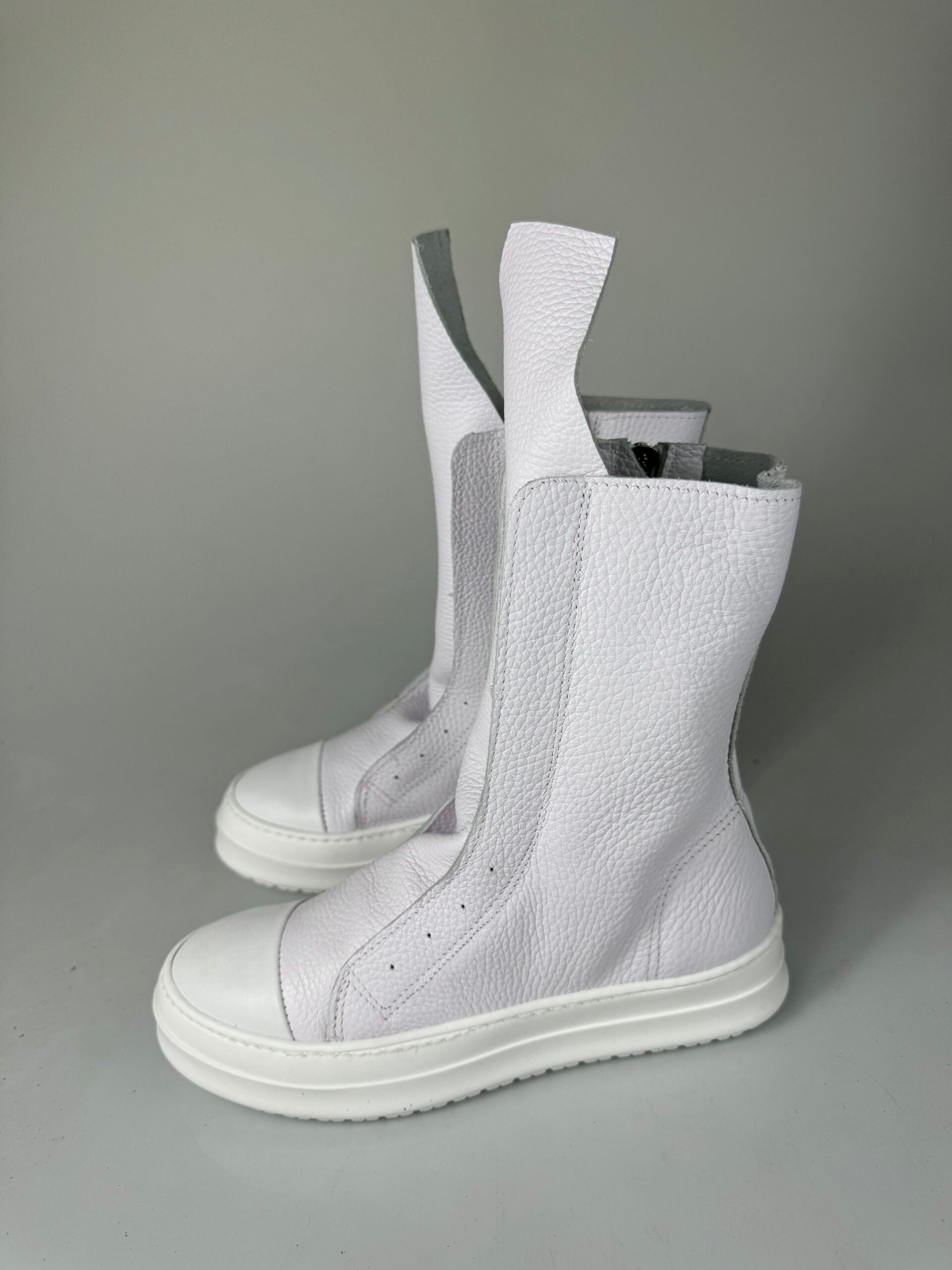 Tore01 pelle bianco