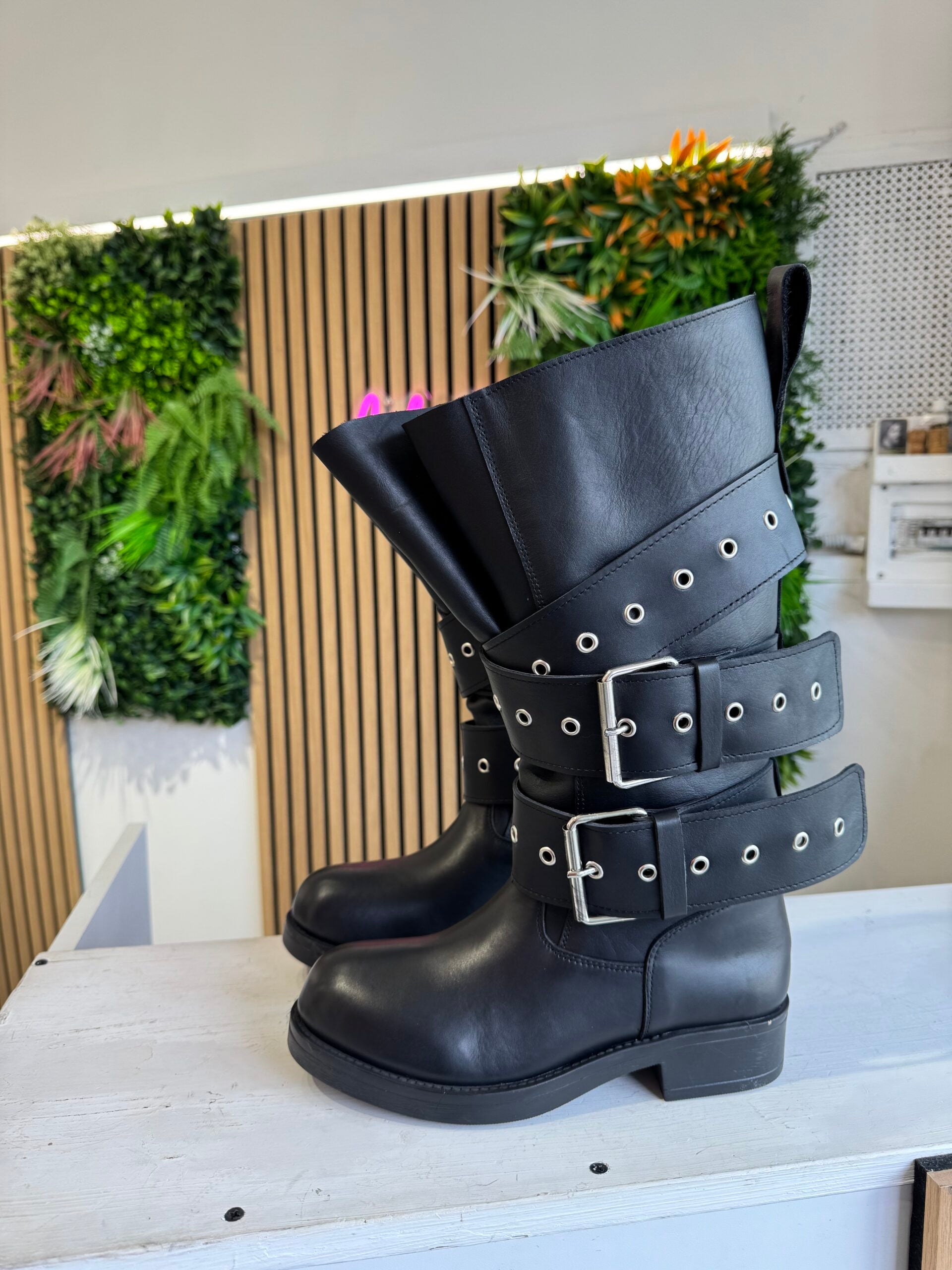 Harley vale pelle nero