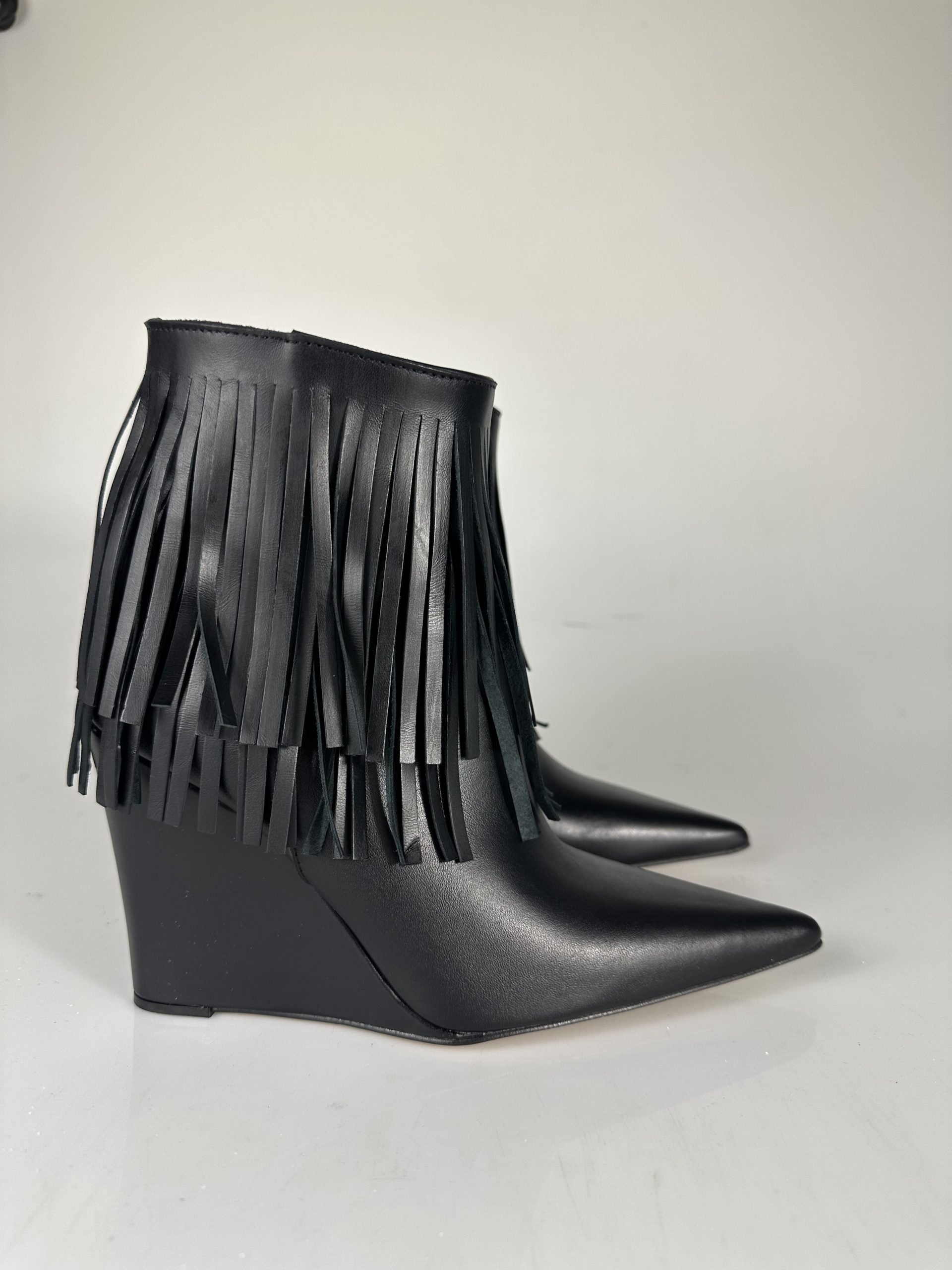 Agne pelle nero