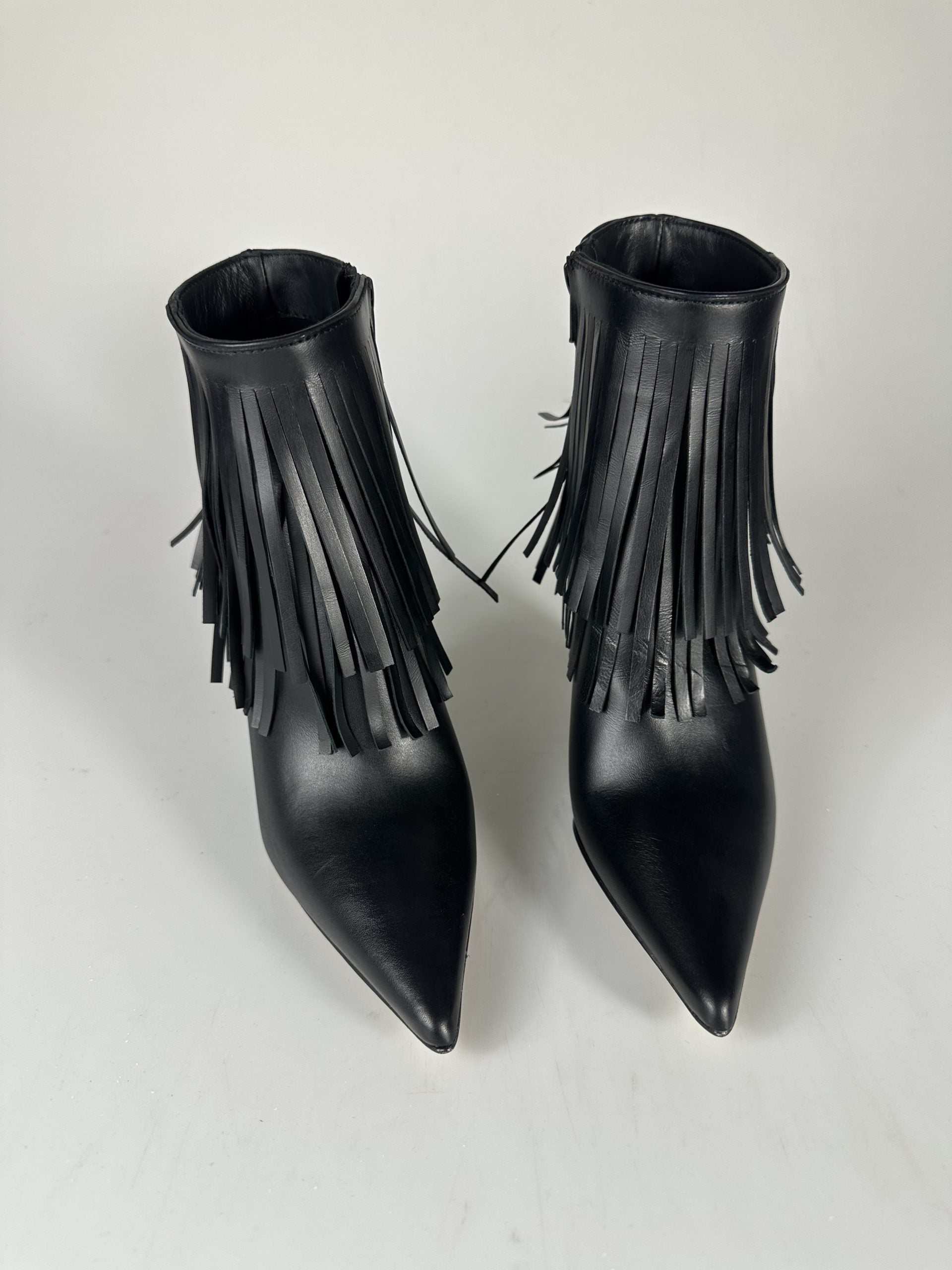 Agne pelle nero