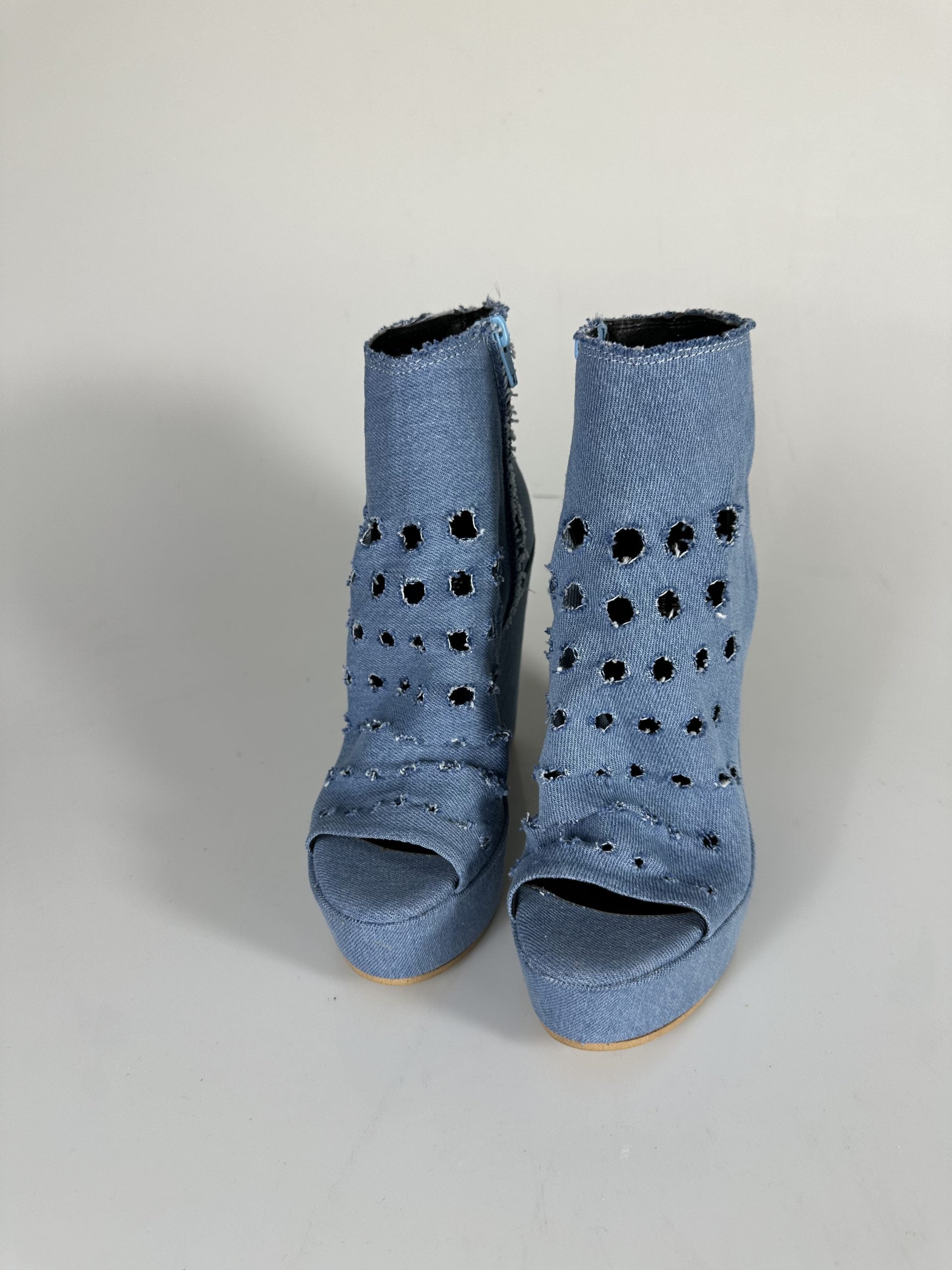 Carmensita buchi jeans chiaro