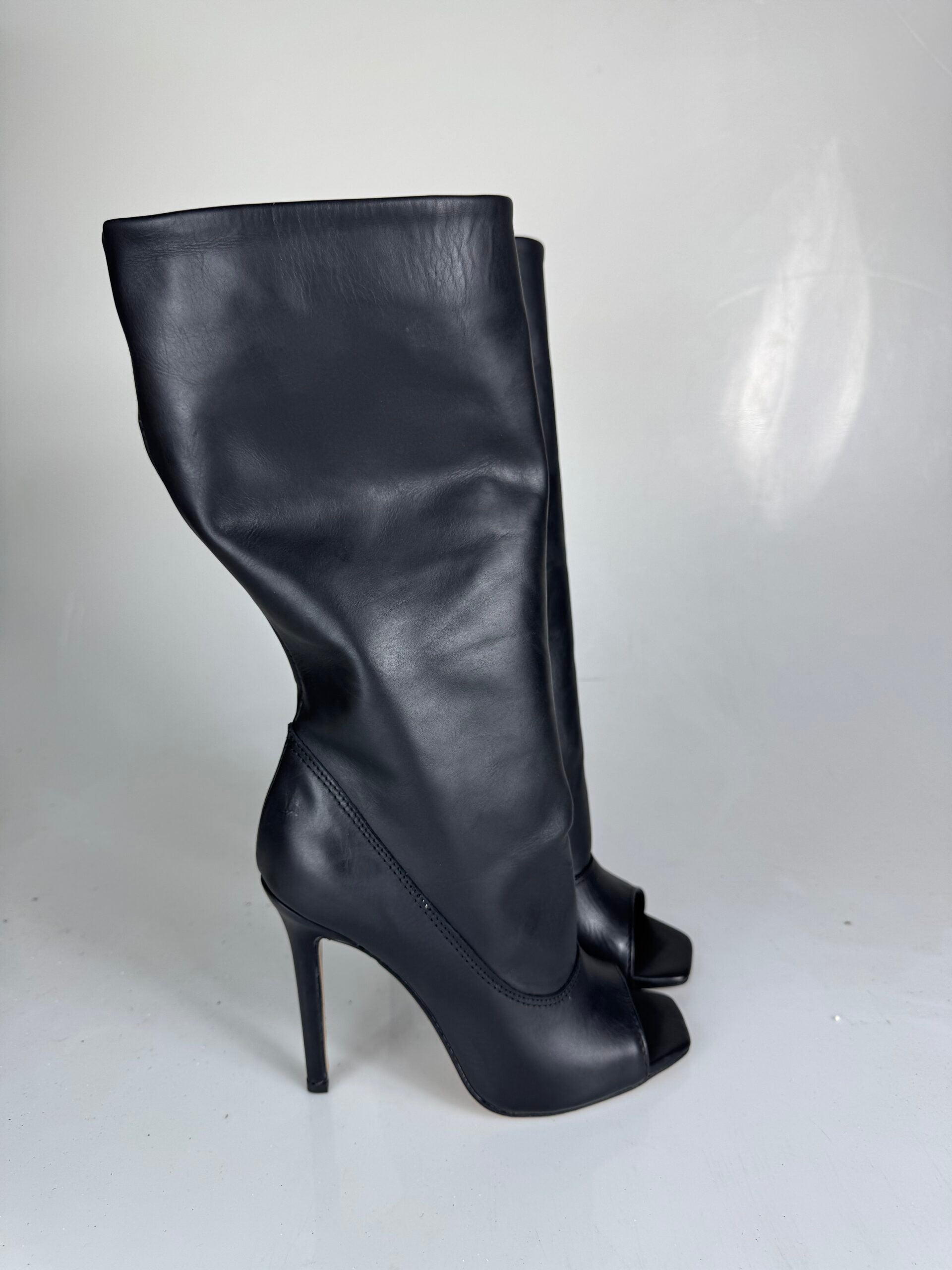 Marika2024 pelle nero