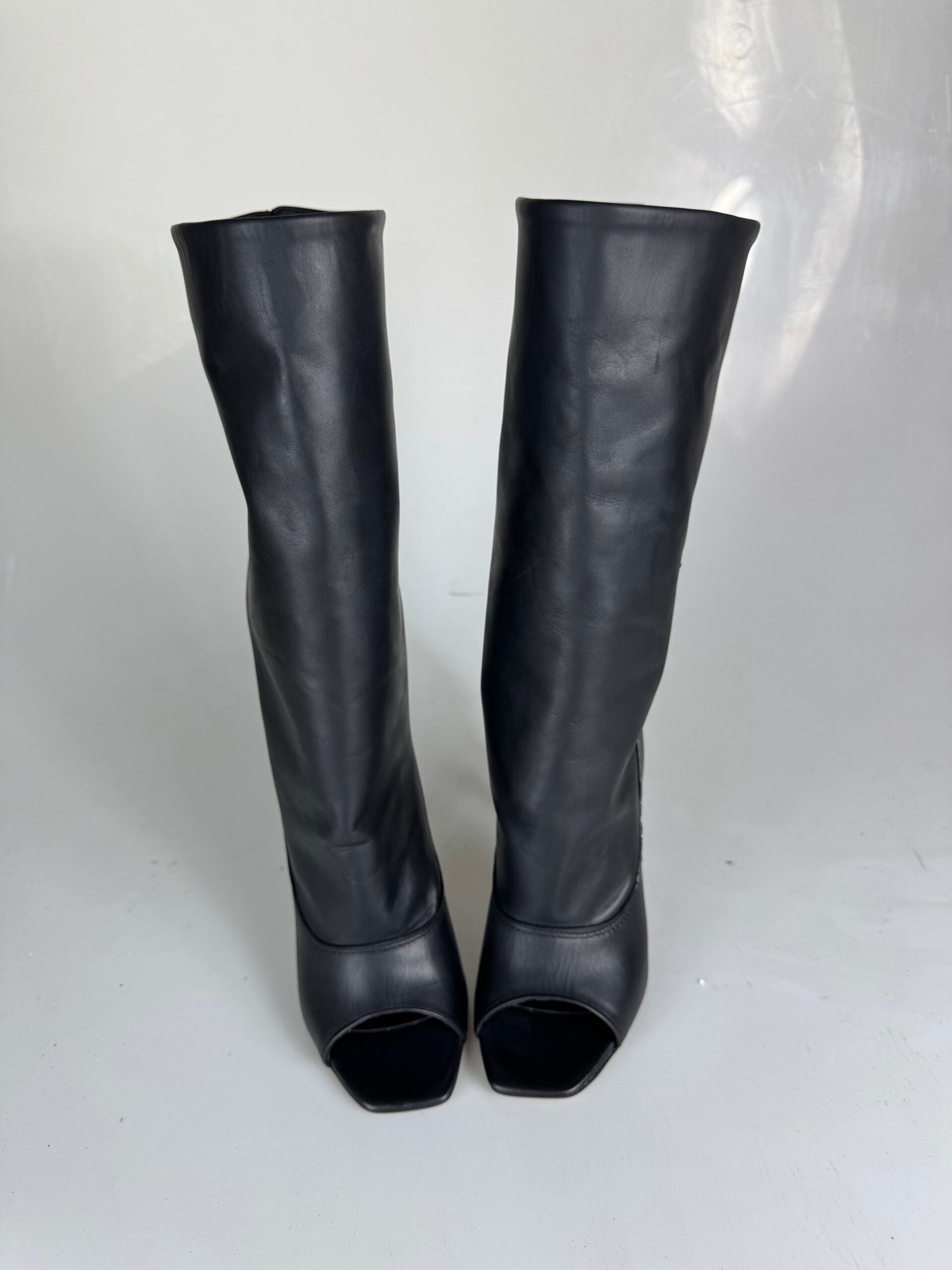 Marika2024 pelle nero