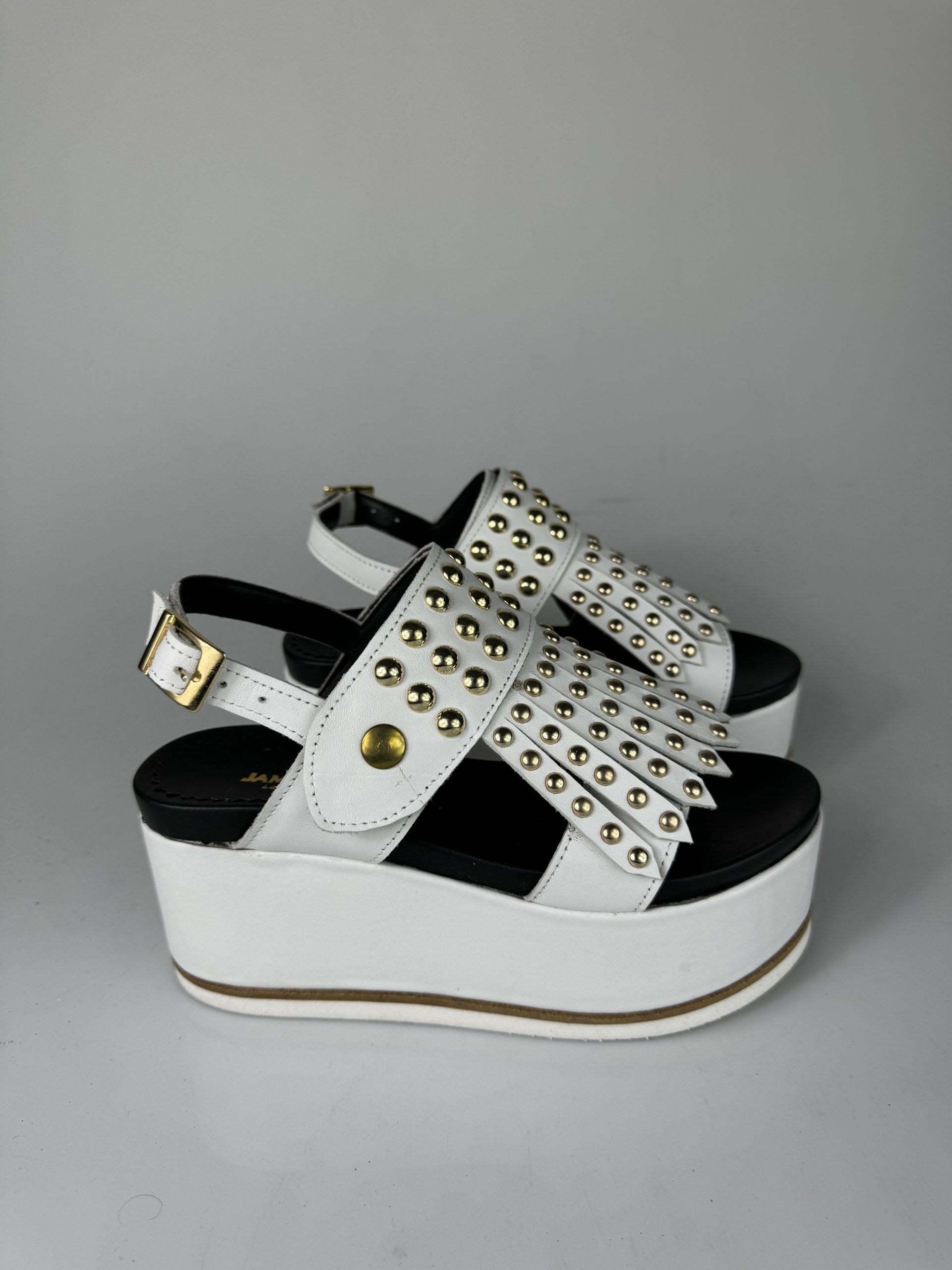 Holly51 pelle bianco borchie oro