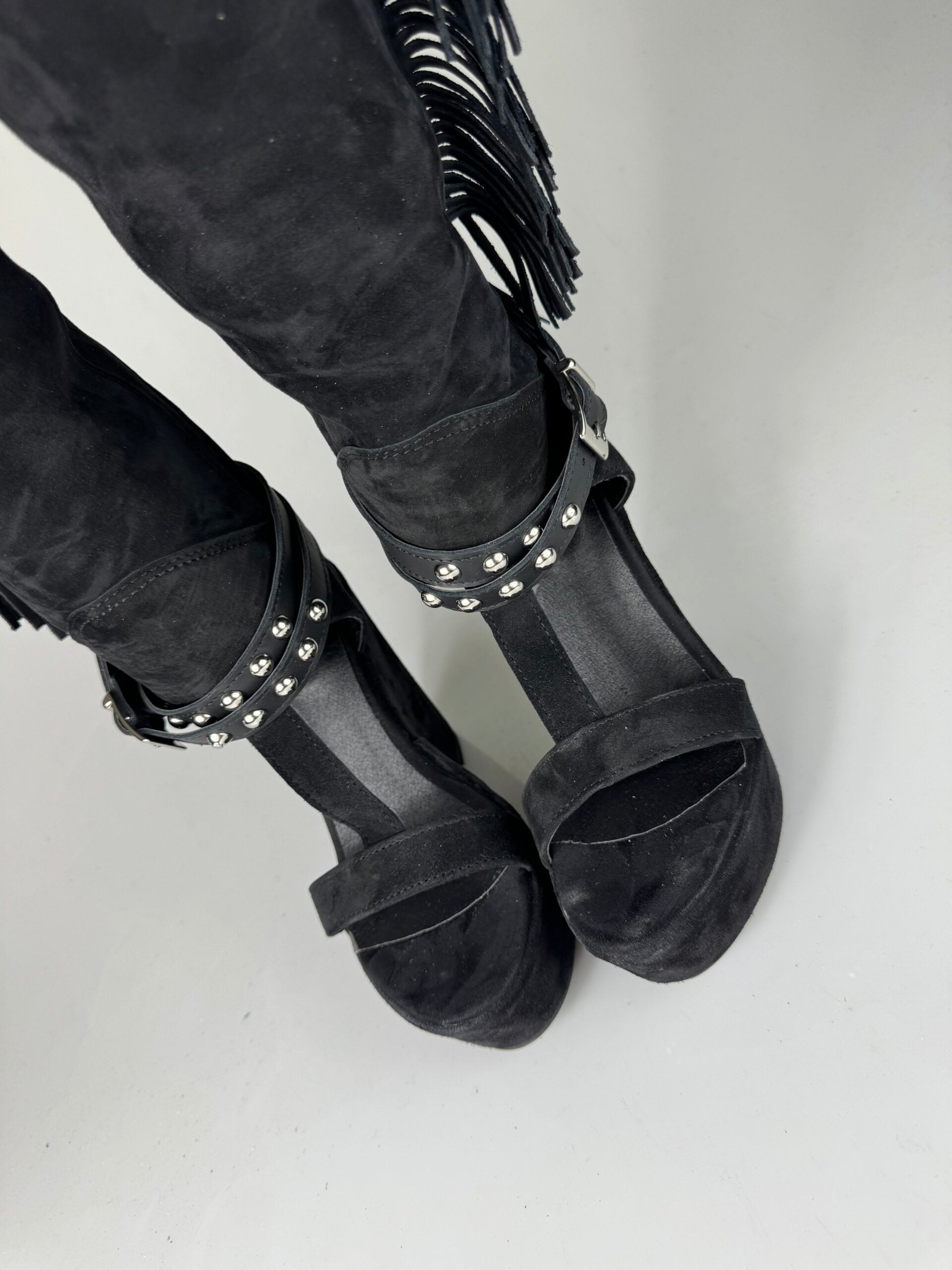 Carmensita 177 cam black rip cuero negro
