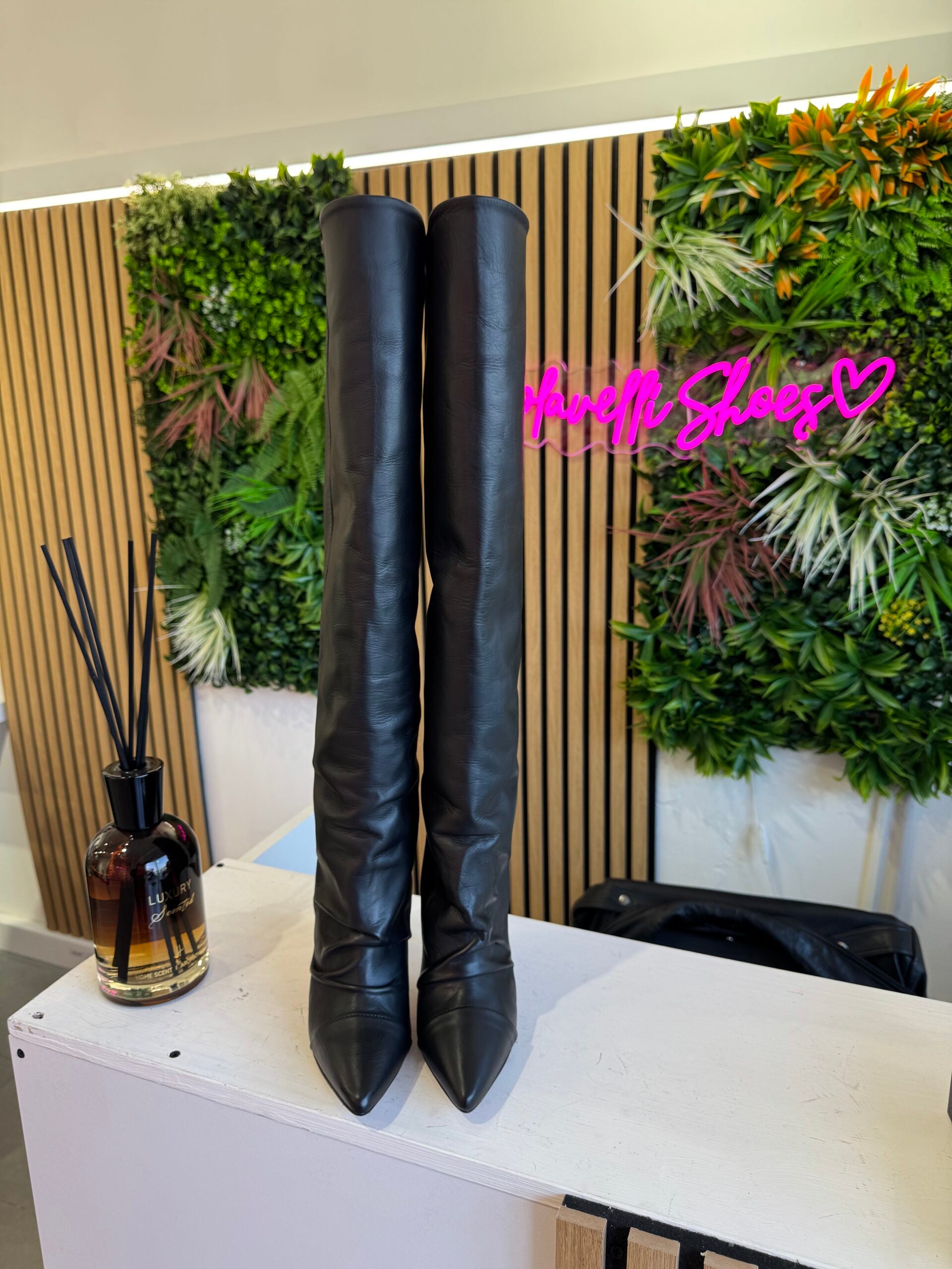 Orietta Manhattan black leather