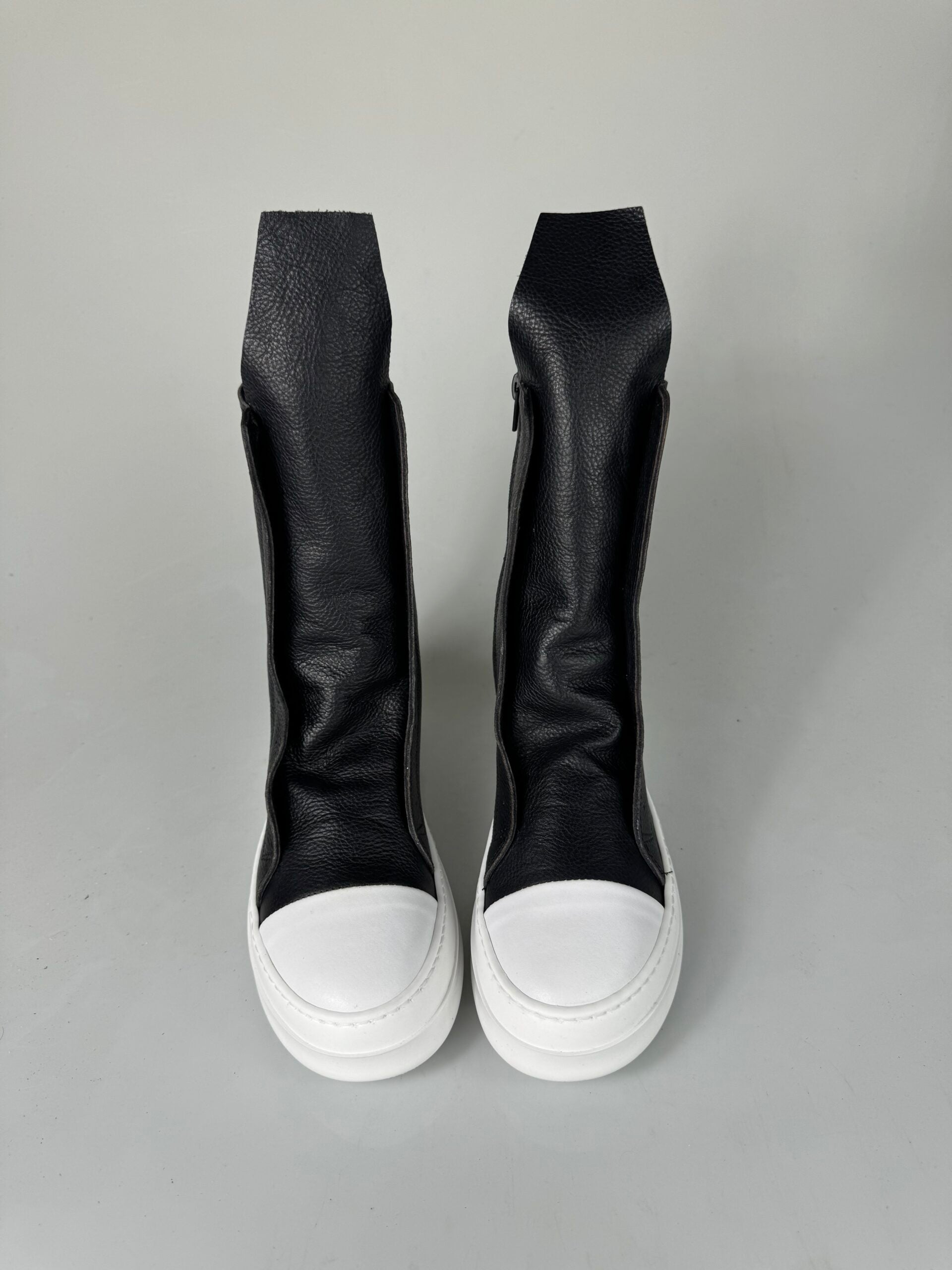 Tore01 pelle nero