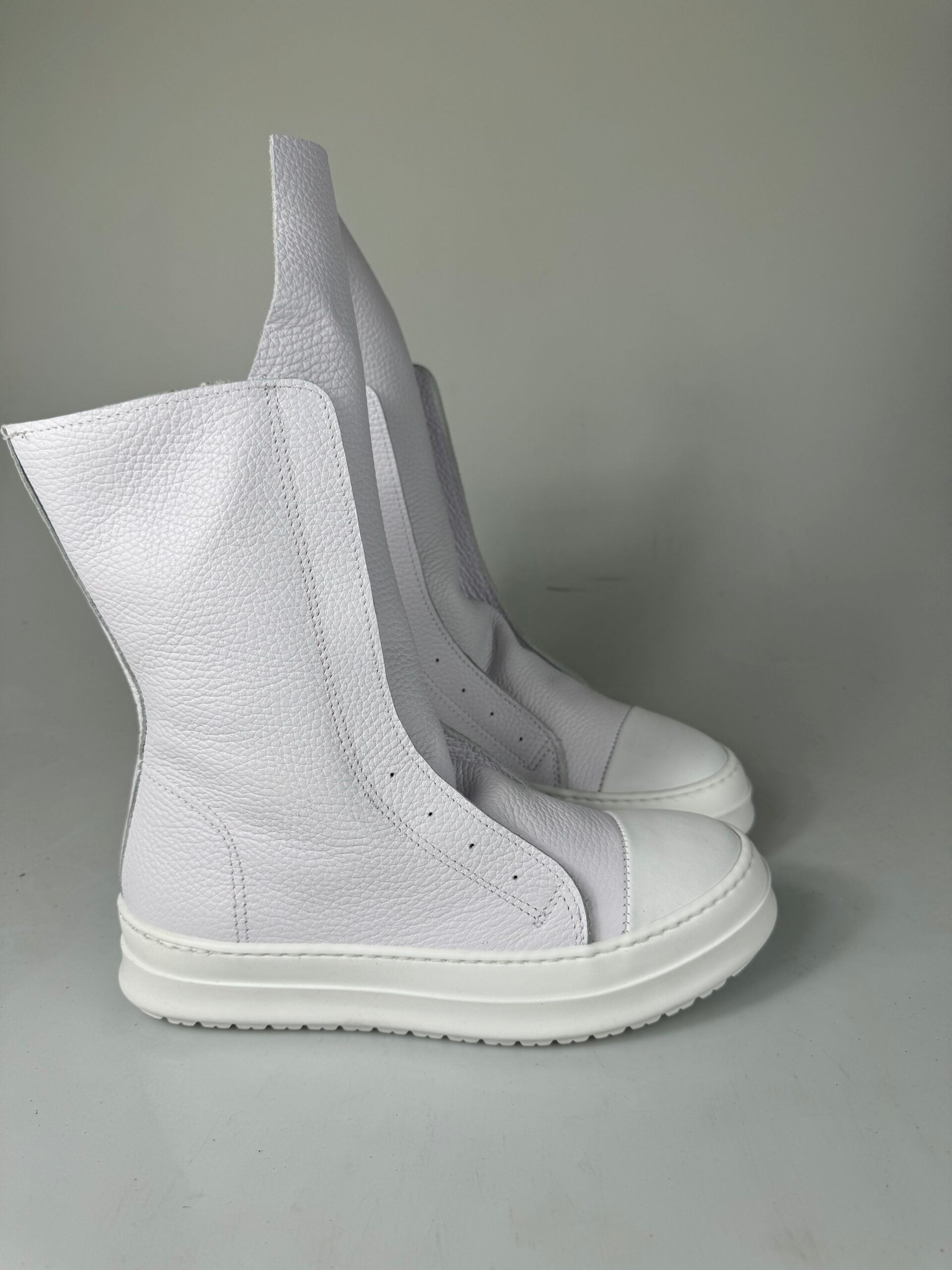 Tore01 pelle bianco