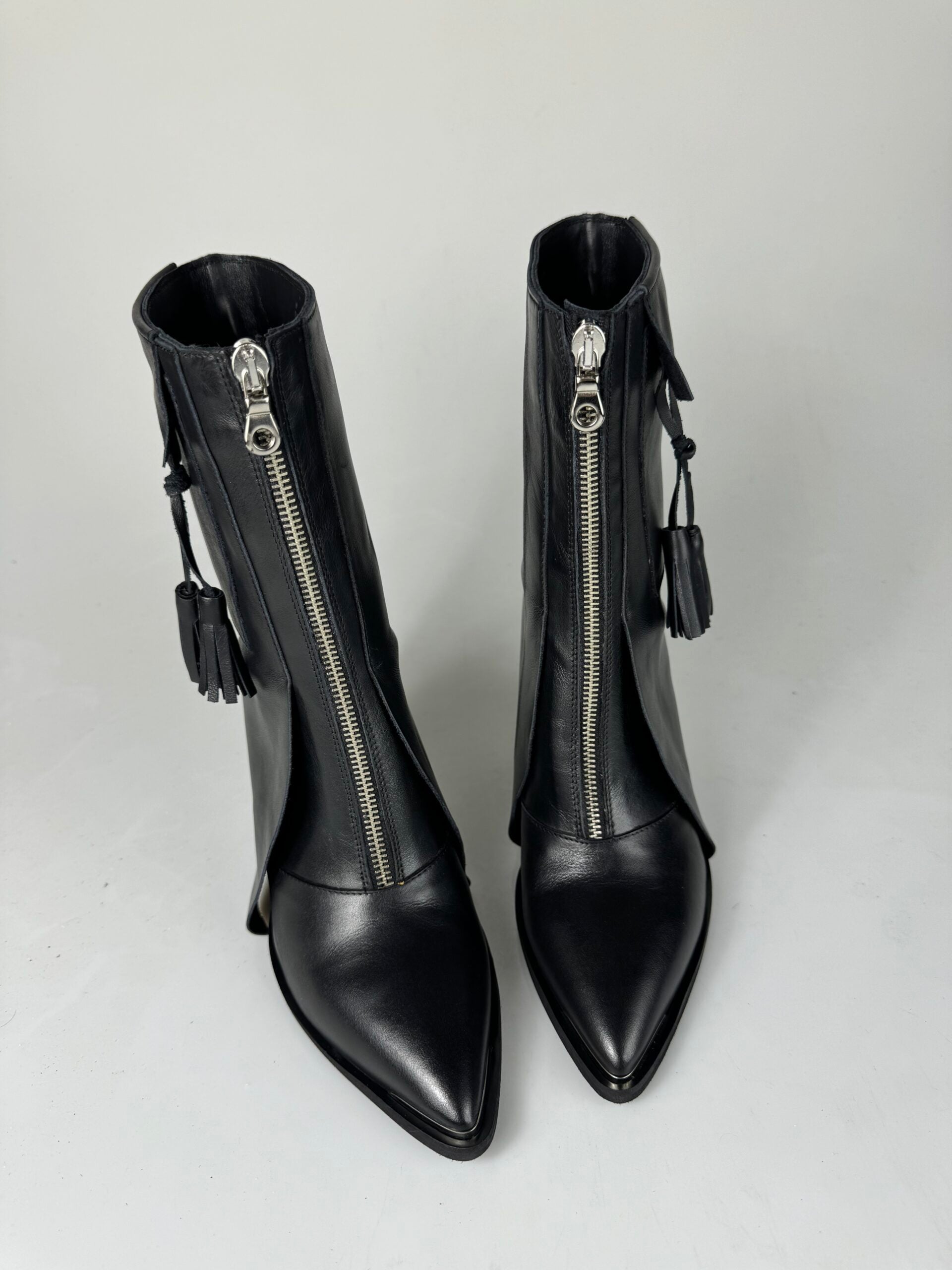 Isa LP118 vitello nero