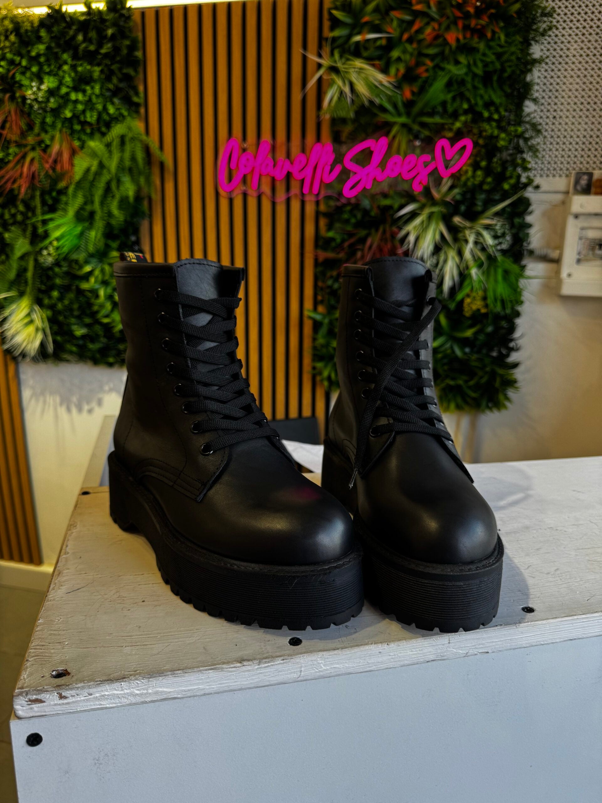 6060 pelle nero suola nera