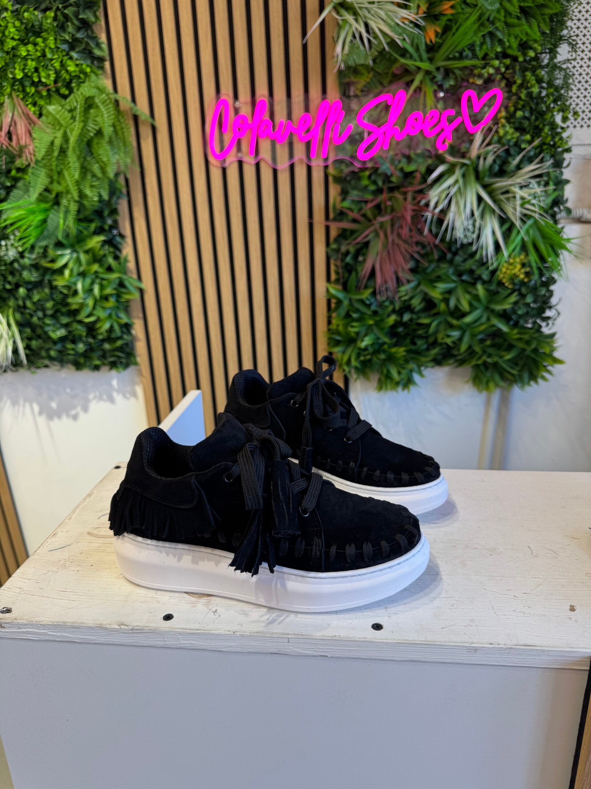 Mia cam nero