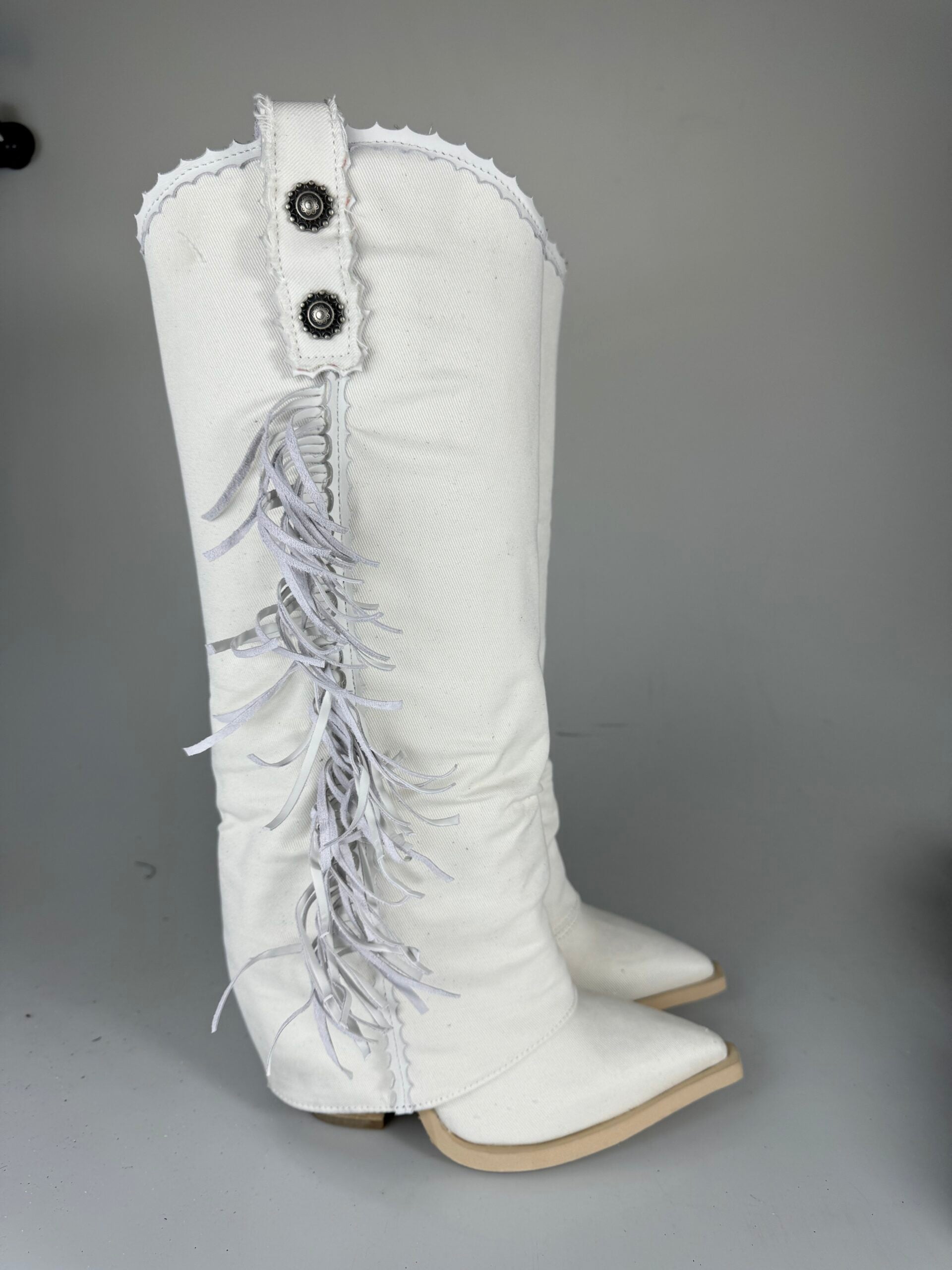 Euphoria canvas white rip cam ice